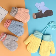 Зимние вязаные перчатки для маленьких мальчиков и девочек; теплые детские перчатки на веревочной веревке; варежки для малышей; яркие цвета; Детские От 2 до 6 лет