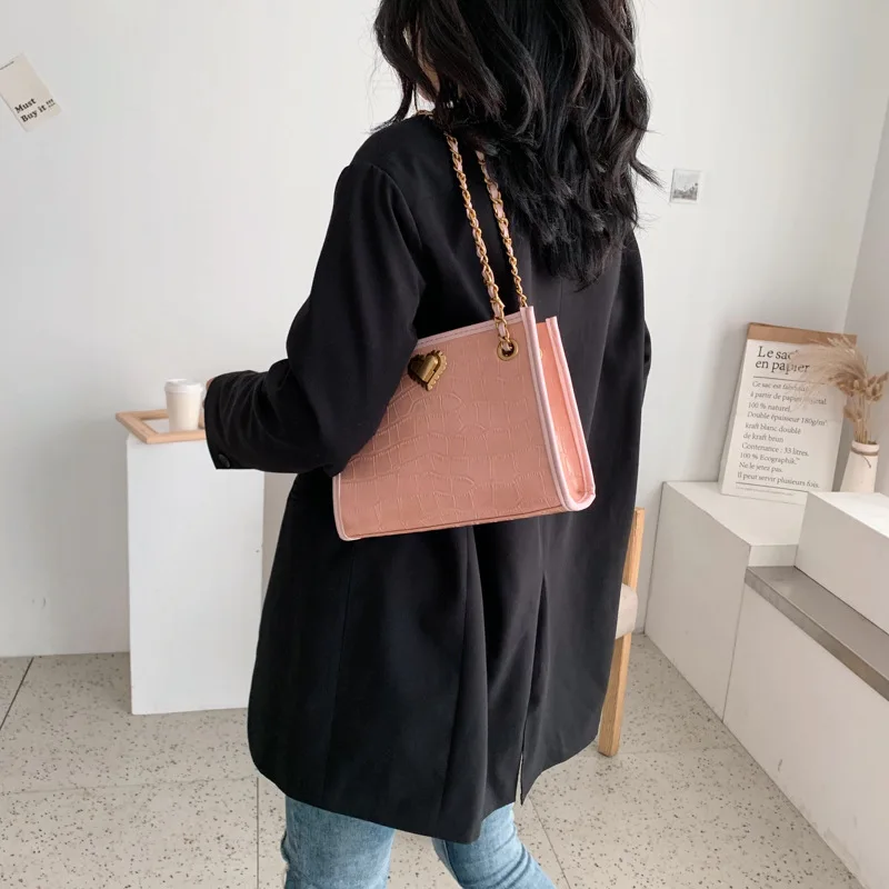 

Boutique WOMEN'S Bag Fashion Crocodile Pattern Shoulder Oblique Bag with Chain Trend Embossed suo kou bao