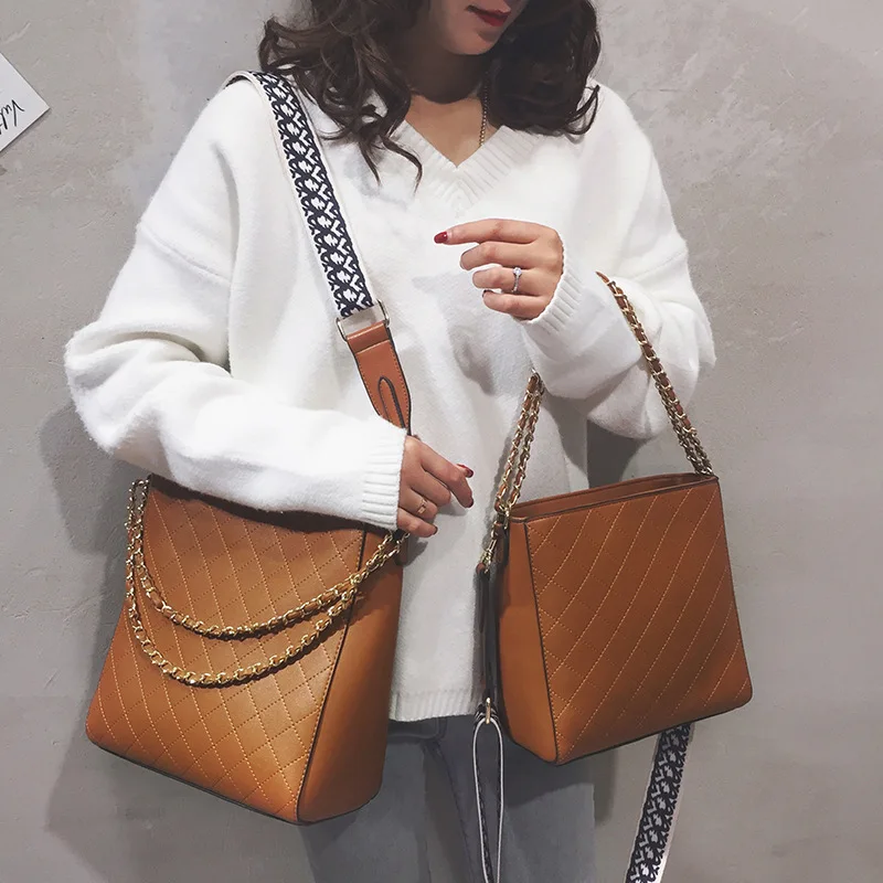 

Women's Bags Fashion Messenger Bag Chain Handbag Rhombus Bucket Bag Large and Small Shopping Bag with Wide Shoulder Strap New