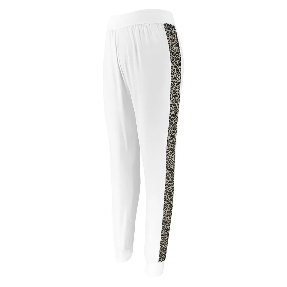 Conjunto abrigo feminino com estampa de oncinha,