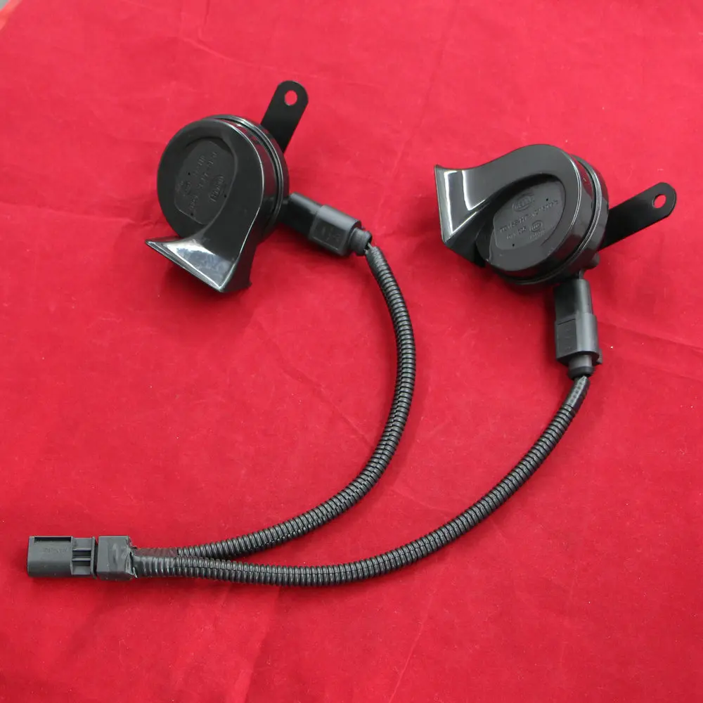 Apply to Golf 6 Jetta MK6 tiguan CC Passat Polo Car horn High and low pitch Snail horn One to two harness plug