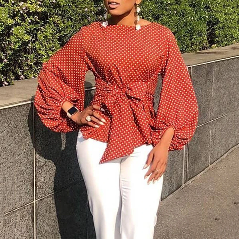 Blusa de con acampanadas y lunares con y camisas| -