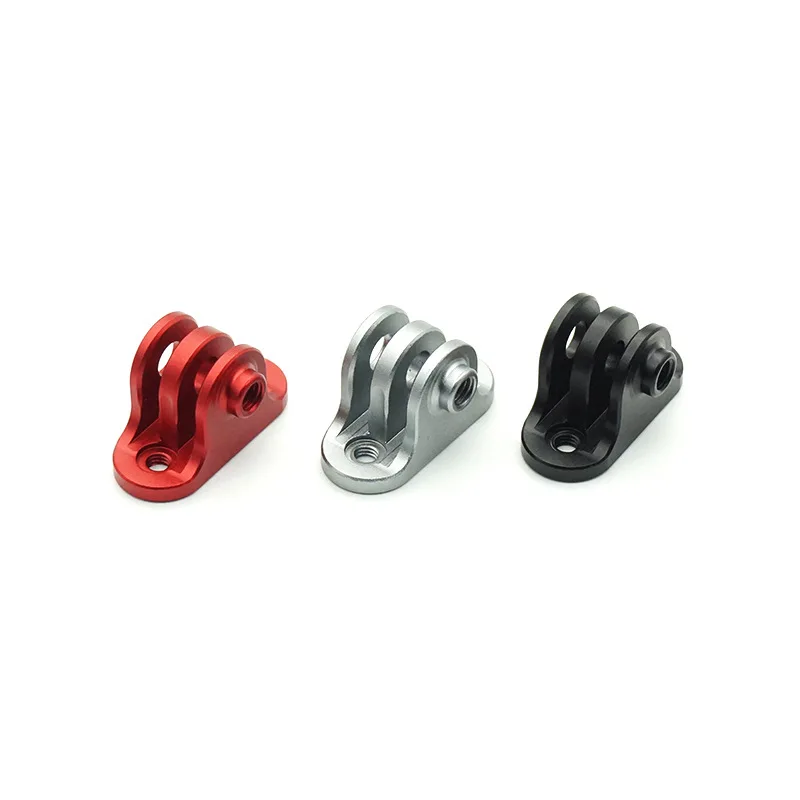 Vue rapprochée du support de montage Gopro pour vélo, montrant la fixation en alliage d'aluminium.