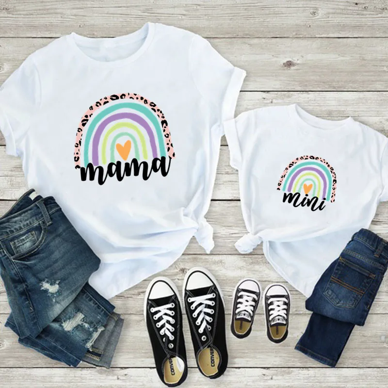 Cute Family Matching Clothes Outfits Mama And Mini Rabinbow T-Shirt Mommy And Me Clothes Lovely Blouse Kids Baby Girl Boys Look
