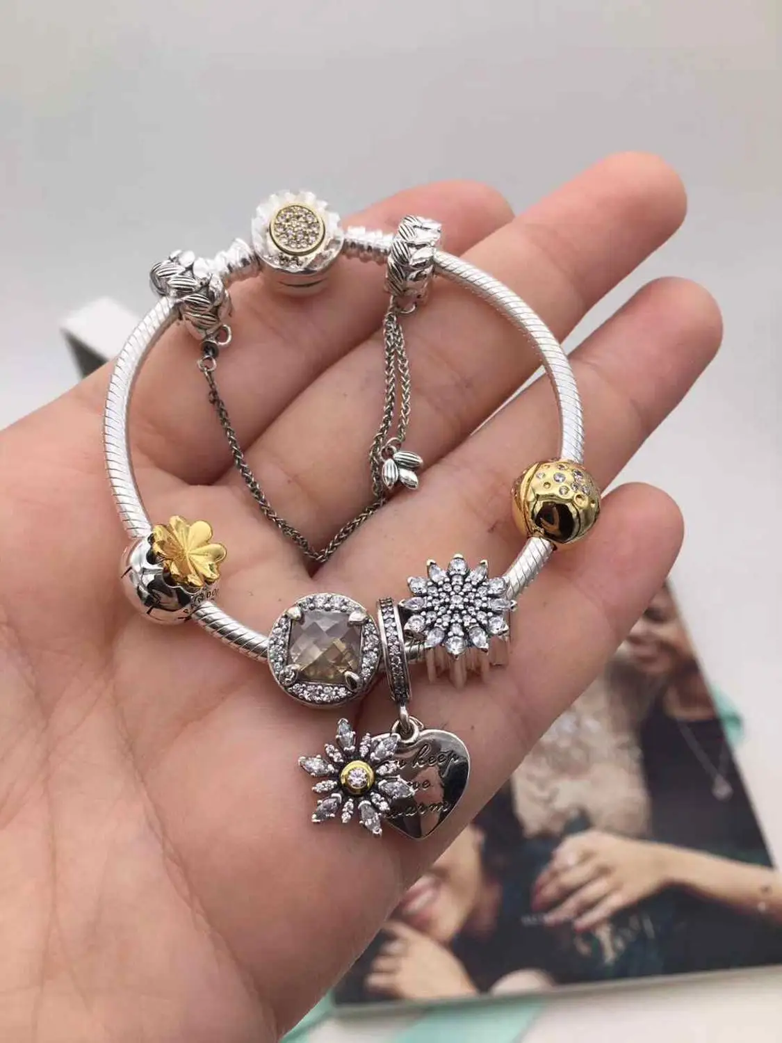 

Kaliyah Store High Quality 1:1 100% 925 Pure Silver Niche Design Girl'S Snowflake Beaded Bracelet Free Shipping