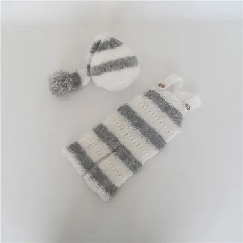 

White and Grey Newborn Sleepy Hat Props Knitted Pom Bonnet Soft Mohair Outfit for Newborns Crochet Baby Overalls Photoshoot