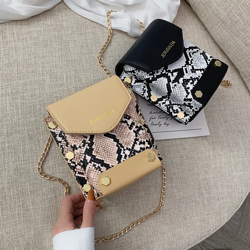 

2019 New Korean Version Of The Female Snakeskin Mobile Phone Bag Personality Wild Shoulder Chain Small Square Bag