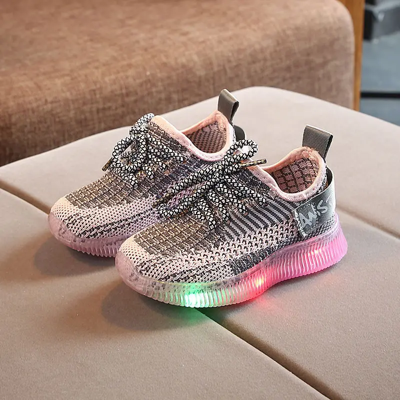 2020 Fashion Kids LED Light Shoes Baby Boy and Girl Casual Sport Shoes Glowing Soft Bottom Toddler Shoes Sneakers High Quality