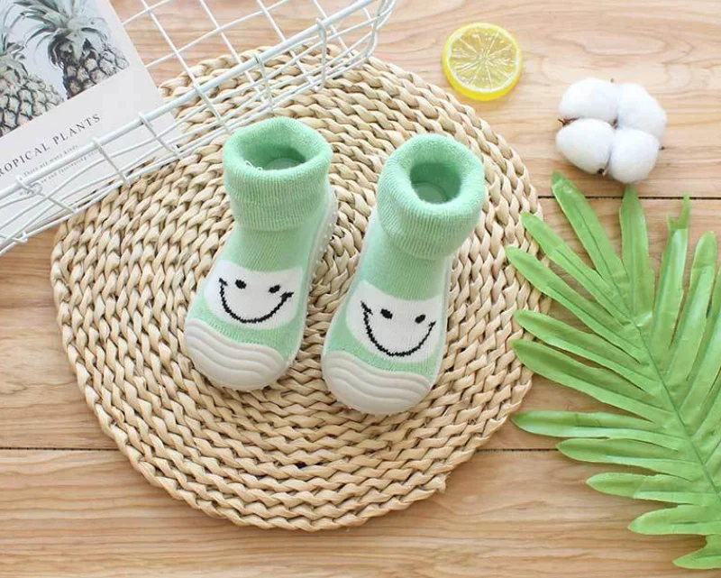Green smile Обувь для новорожденных; обувь для малышей с героями мультфильмов; нескользящие носки для новорожденных мальчиков и девочек; тапочки; XBX-6 - Color: Green smile
