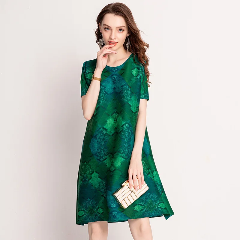 

Plus Size Dress Summer Women Fashion Printed Elastic Miyake Pleated Round Neck Short Sleeves Loose A-Line Dress Above The Knees