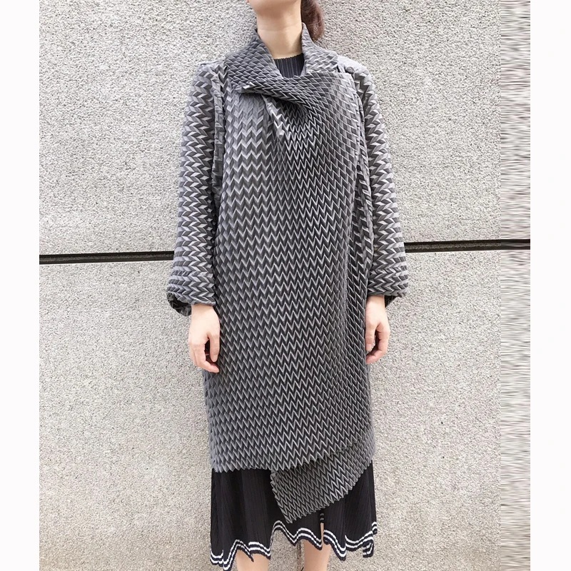 Changpleat autumn New Women Loose Trench coat Fashion wave Design Solid Large Size Outwear Female Coats Tide T464568 - Цвет: Gray