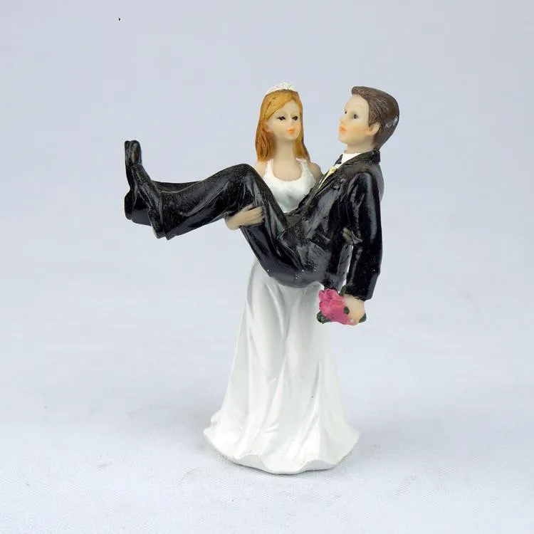 Прекрасный свадебный торт украшение белый и черный невесты и жениха пара фигурки топперы классический целующиеся обнимашки дешевые продажи