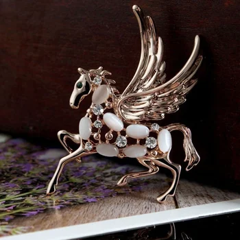 

Fashion New Silver Plated Hollow Lively Horse Carve Crystal With Wings Brooches
