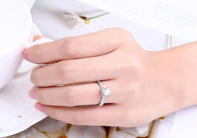 Притягательные 0.5ct D Цвет Муассанит белое золото цвет S925 серебряное обручальное кольцо Обручение кольца Для женщин алмазные Тесты прошел ювелирные изделия