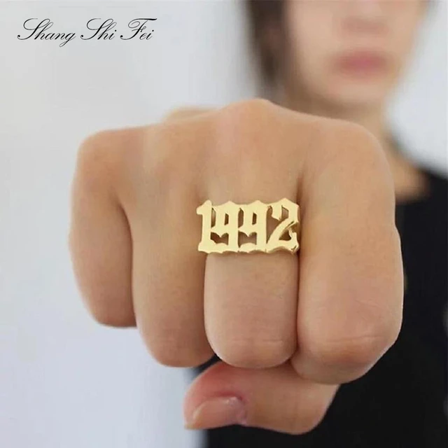 By Stine Winther Birth Year Ring - Gold • Priser »