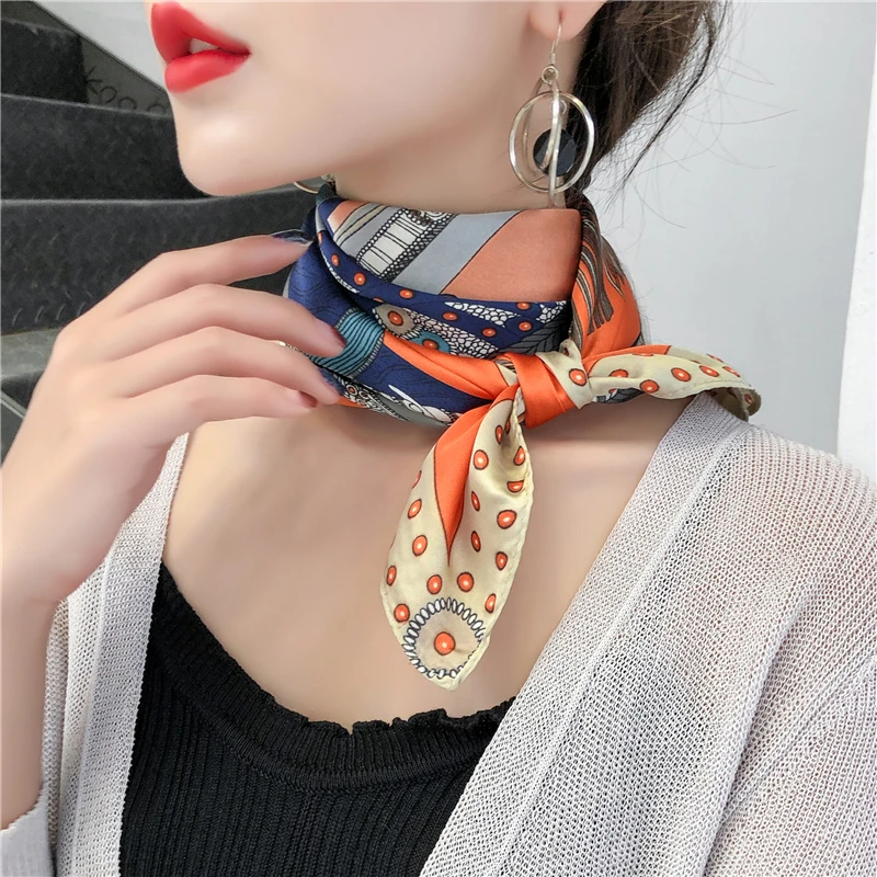 Дизайн, шарф для женщин, цепь, лошадь, принт, платок, животное, desigual, Маленькая шаль, роскошный бренд, атлас, квадратный шарф для женщин - Цвет: 11