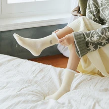 Женские носки-тапочки без пятки; Цвет Макарон; Милые махровые домашние носки-тапочки с вышивкой; милые теплые мягкие удобные женские носки