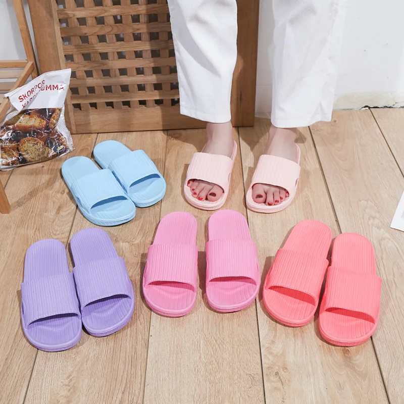 

2019 couple home slippers new indoor slippers female bathroom sandals cheap light cool women's slippers EVA anti-skid slippers