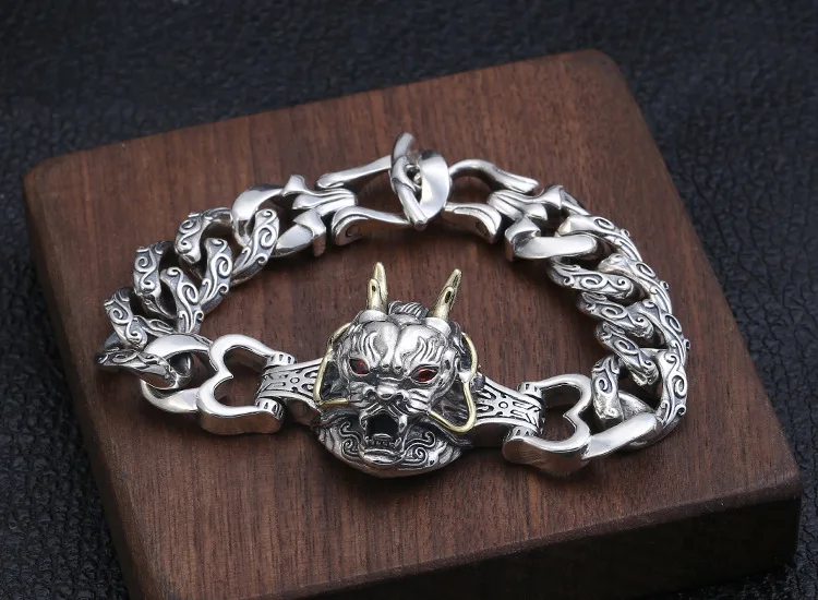 12185767547_2092824473