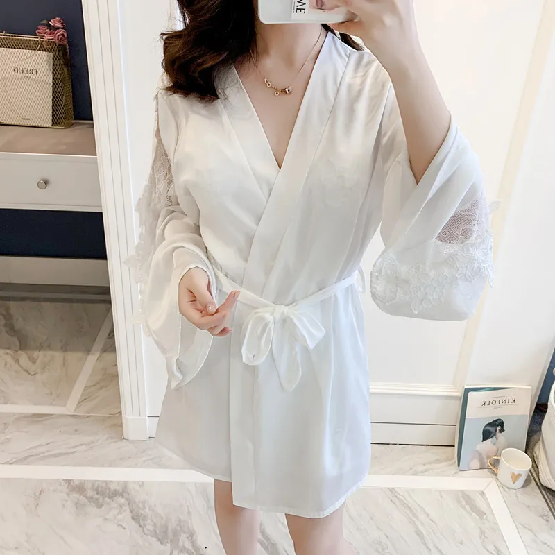 12844460474_1929359744