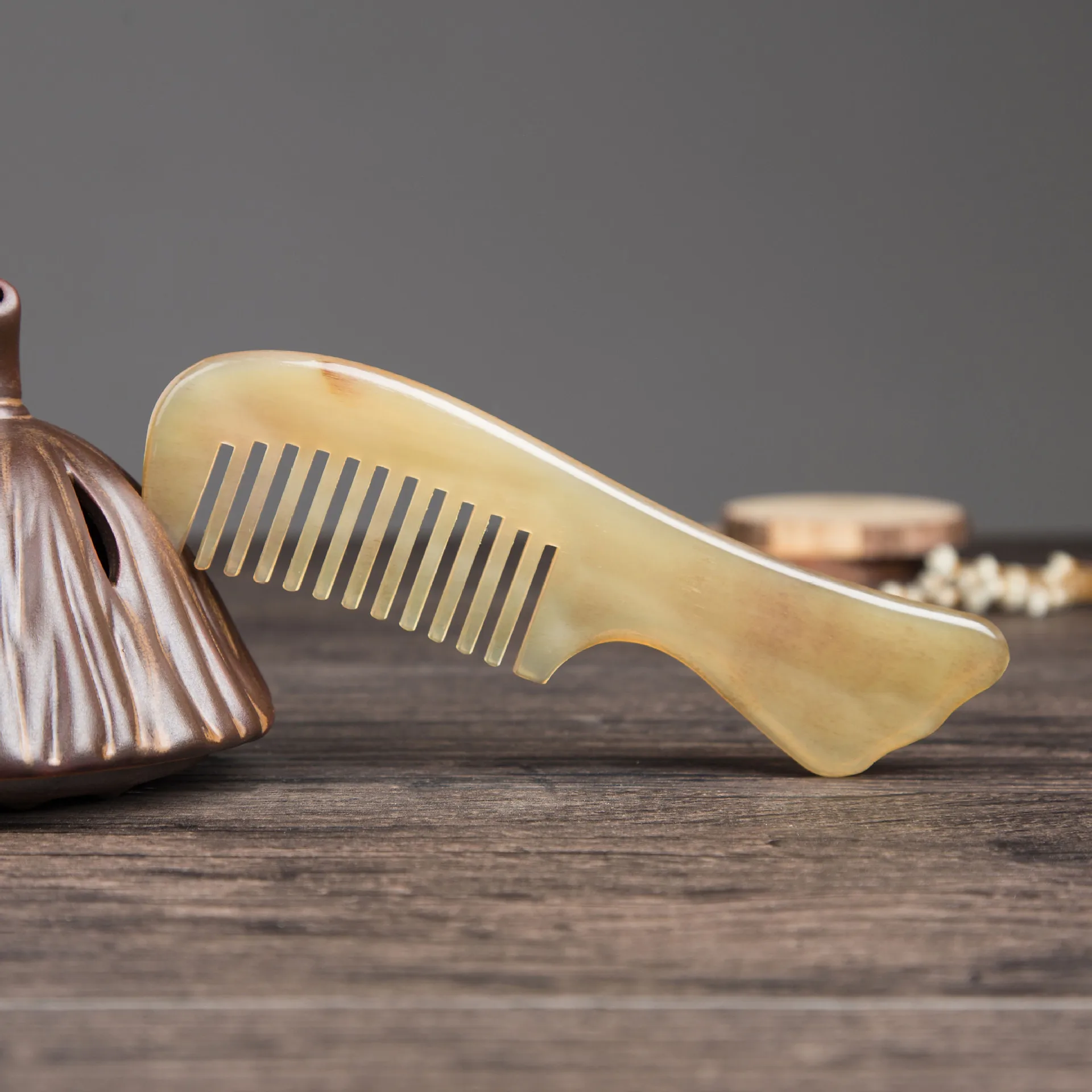 

Boutique Sheep Horn Comb Natural Thick Handmade Horn Comb 17 Fishtail Comb Coarse Texture Customizable Healthy Anti Hair Loss