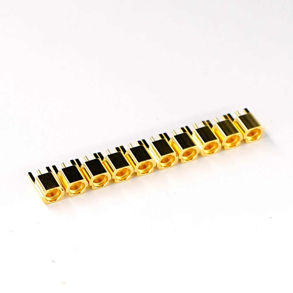 Рисунок 6 - гнездовой разъем MMCX для монтажа