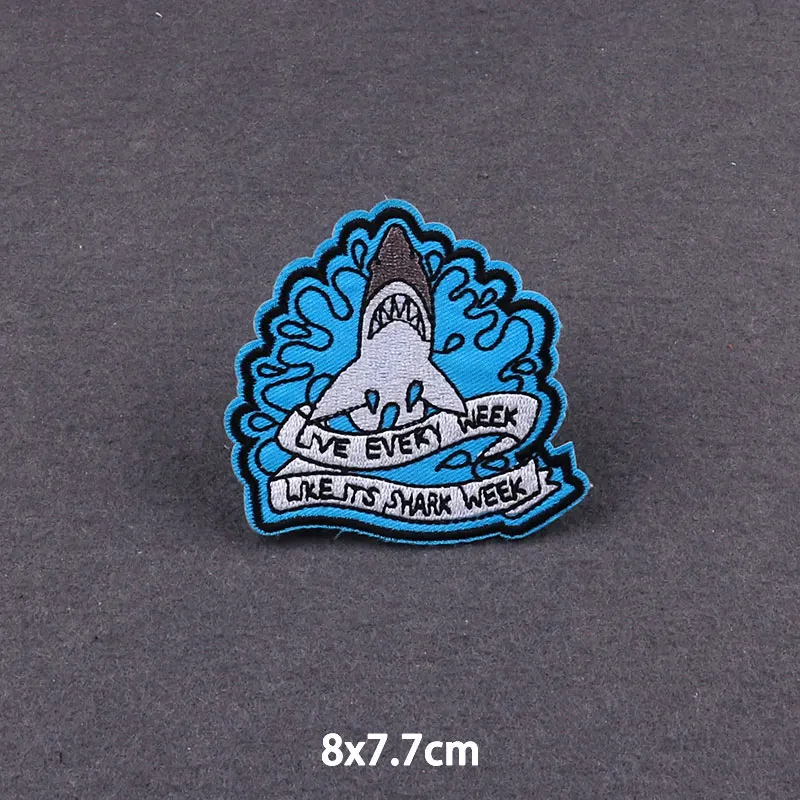 PUNK Animal Shark DIY Fusible Patches For Clothing Iron On Embroidered Patch For Clothes Dinosaur Bear Stickers On Jacket Badges