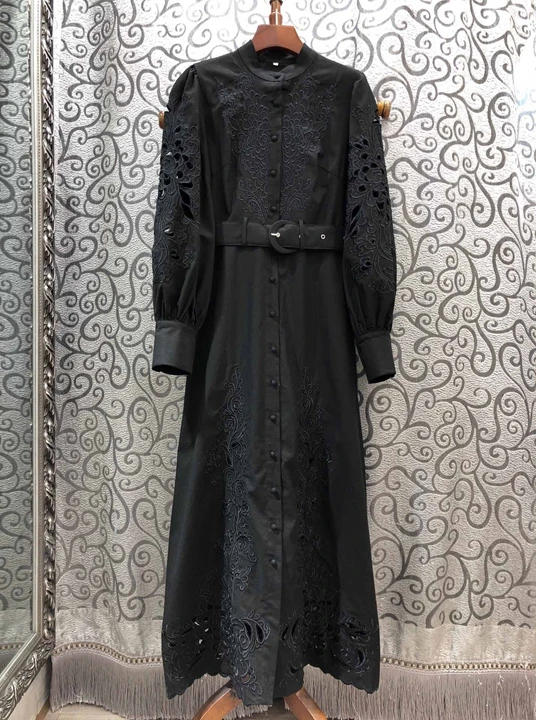 Новое зимнее женское однотонное платье с поясом и вышивкой 1210
