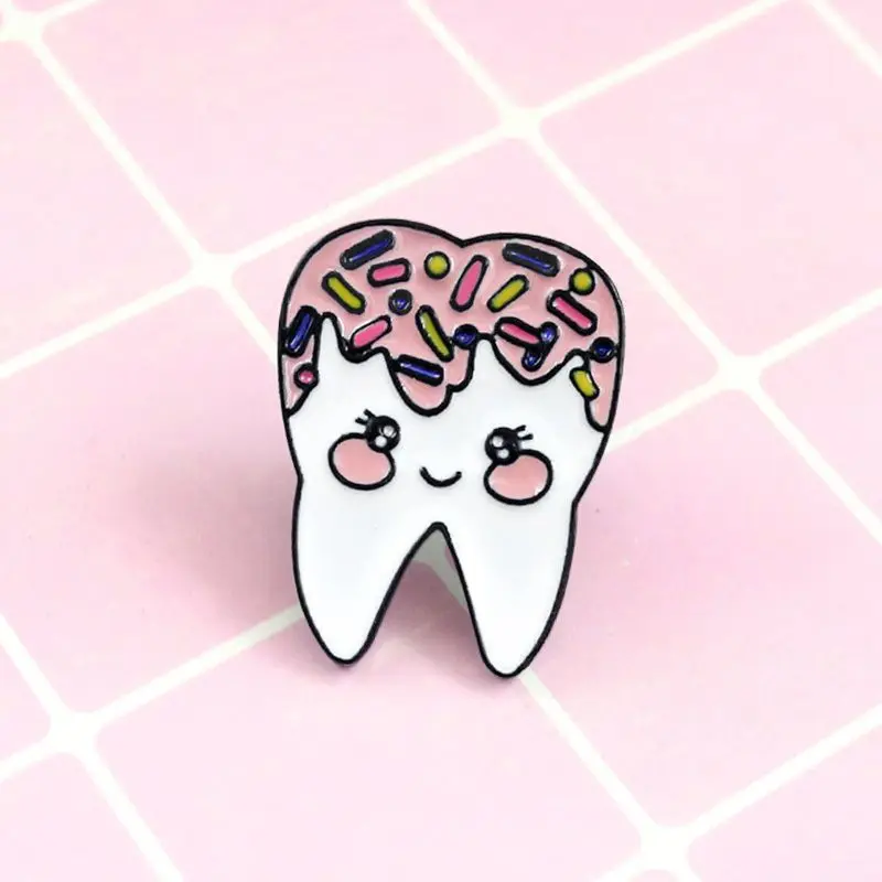 

2020 New Smile Teeth Lapel Pin Tooth Brooch Pins Dentist Nurse Enamel Brooch Children