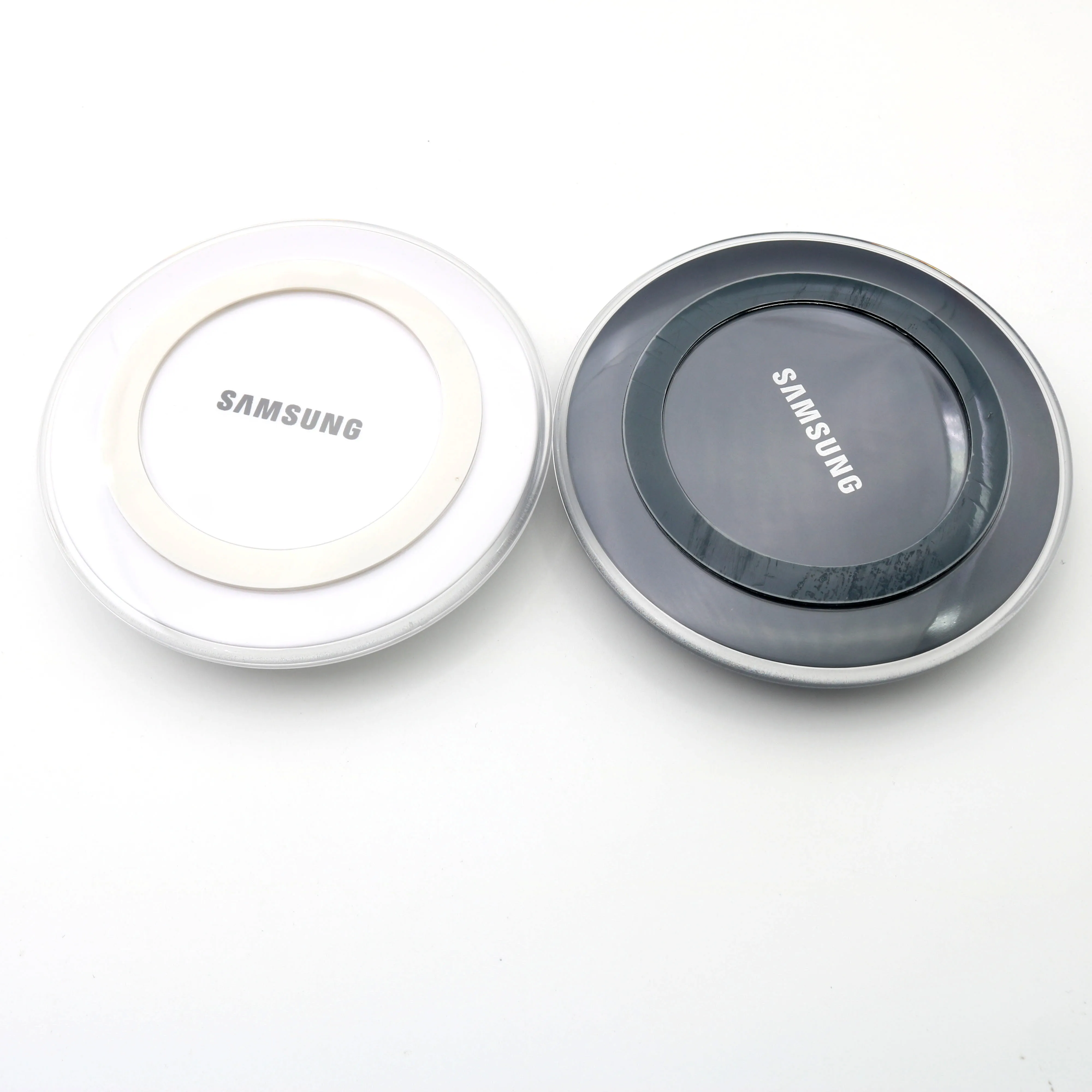 5V/2A QI Wireless Charger Adapter Charge Pad For Galaxy S6 S7 Edge S10 S9 Plus Note 5 iphone 8 plus X XS XR MAX
5V/2A QI Wireless Charger Adapter Charge Pad For Galaxy S6 S7 Edge S10 S9 Plus Note 5 iphone 8 plus X XS XR MAX