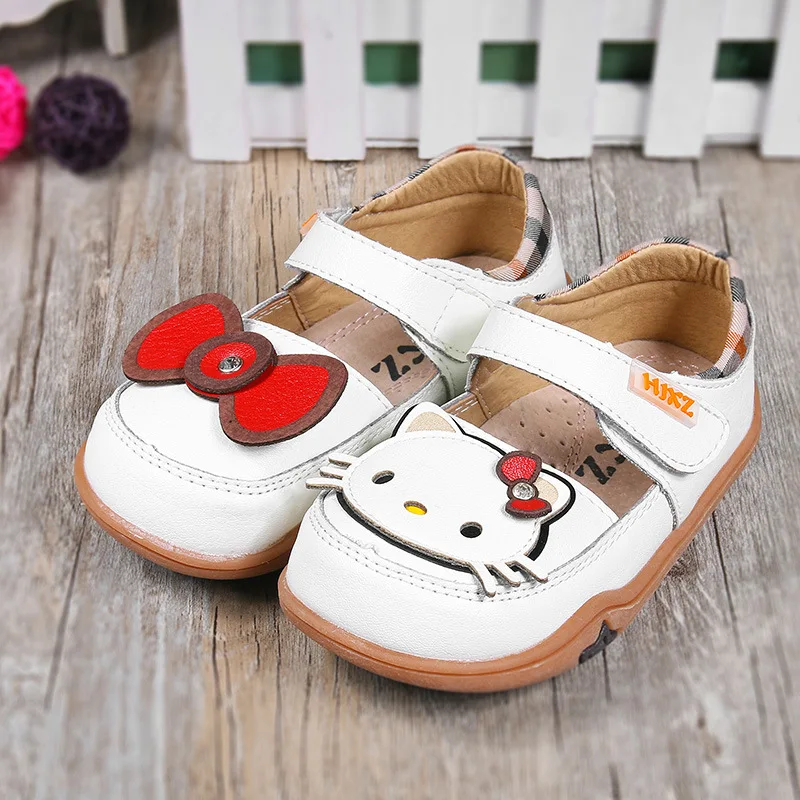 thumbnail image 1 of Hello Kitty, nuevos productos de primavera y otoño, zapatos individuales de Velcro para niñas, zapatos de bebé con estampado de dibujos animados de fondo suave antideslizantes para niños, 1 of 5
