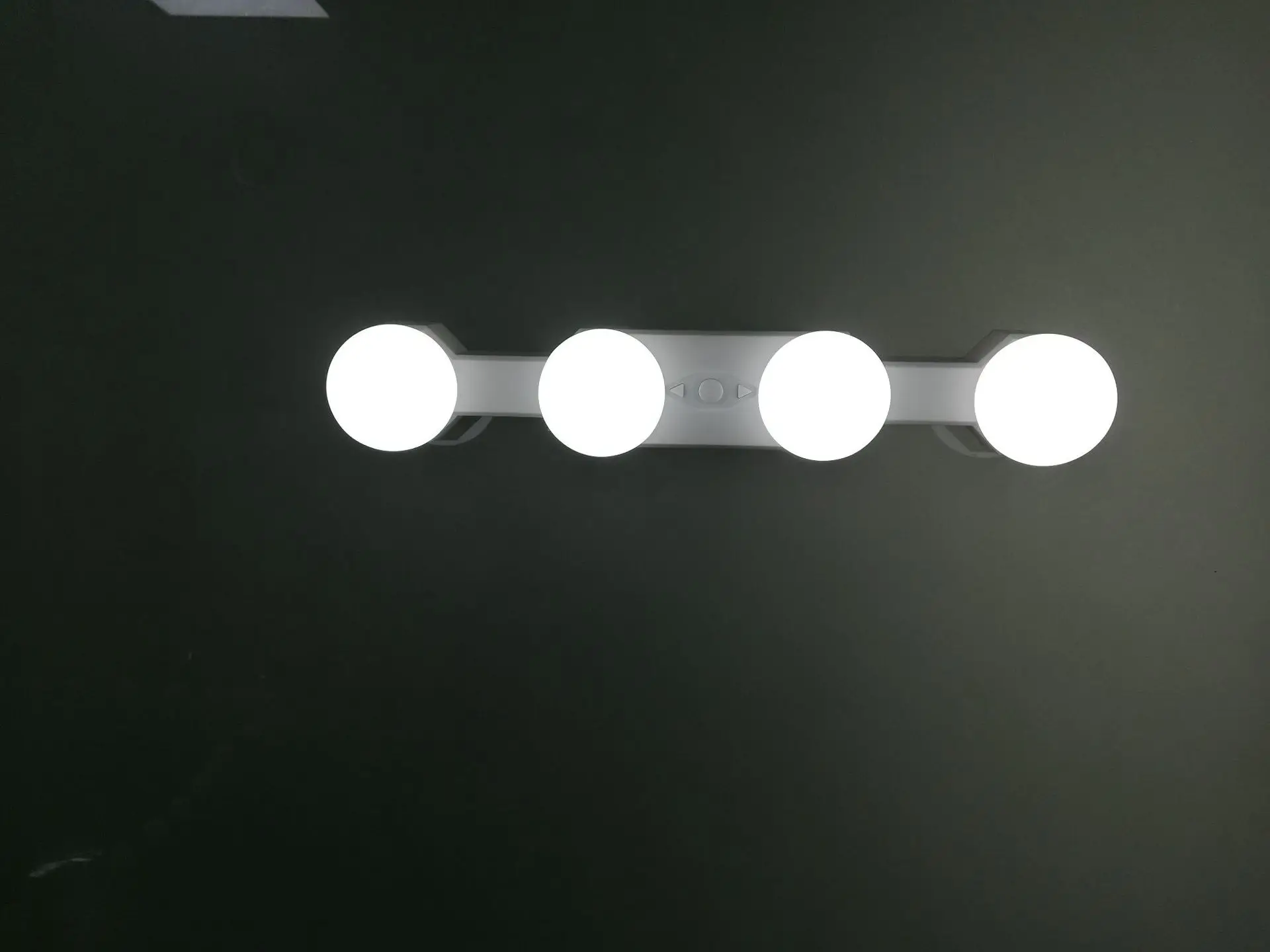 Простота макияжа зеркало освещение цепи Голливудский стиль светодиодный фонарь зеркало передняя лампа пузырь встроенный аккумулятор
