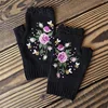 Ins High Quality Mittens Handmade Embroidery Gloves Autumn Winter Bee Floret Women's Warm Gloves Wool Knitted Adult Gloves ► Photo 3/6