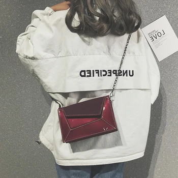 

This year's popular handbags women's bags 2020 spring new tide slung wild ins super fire chain net red small black bag