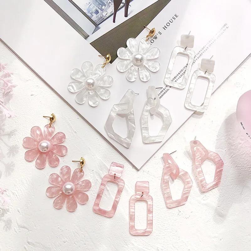 

Japan Korea New Cute Petals Acetate Earrings Acrylic Resin Earrings Girls Personality Popular Fashion Pearl Earrings