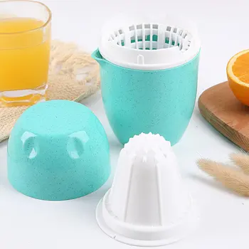 

2-In-1 Manual Hand Juicer Cup Creative Juice Squeezer Portable Multifunction Manual Juicer Squeezer Bottle