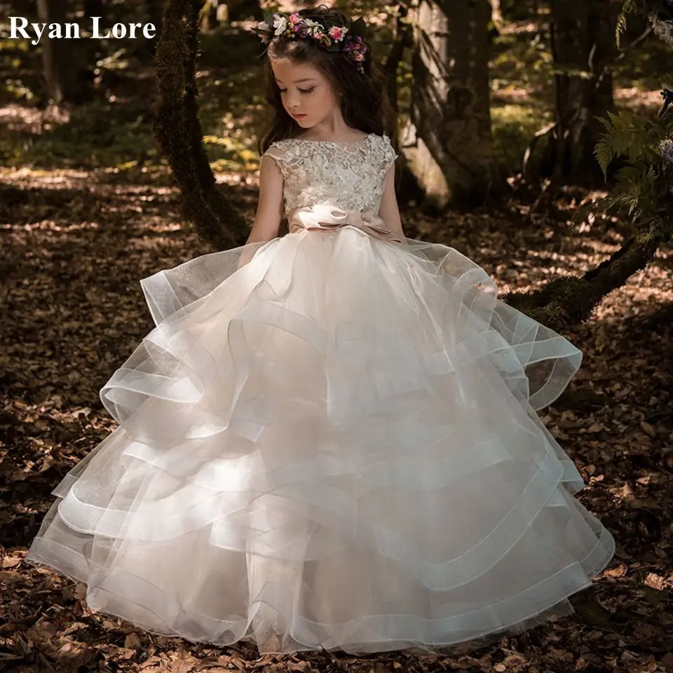 

Ball Gown Ruffles Fower Girl Dresses 2020 Appliques Short Sleeves Princess Dress Weddings First Communion Dress Pageant Gowns