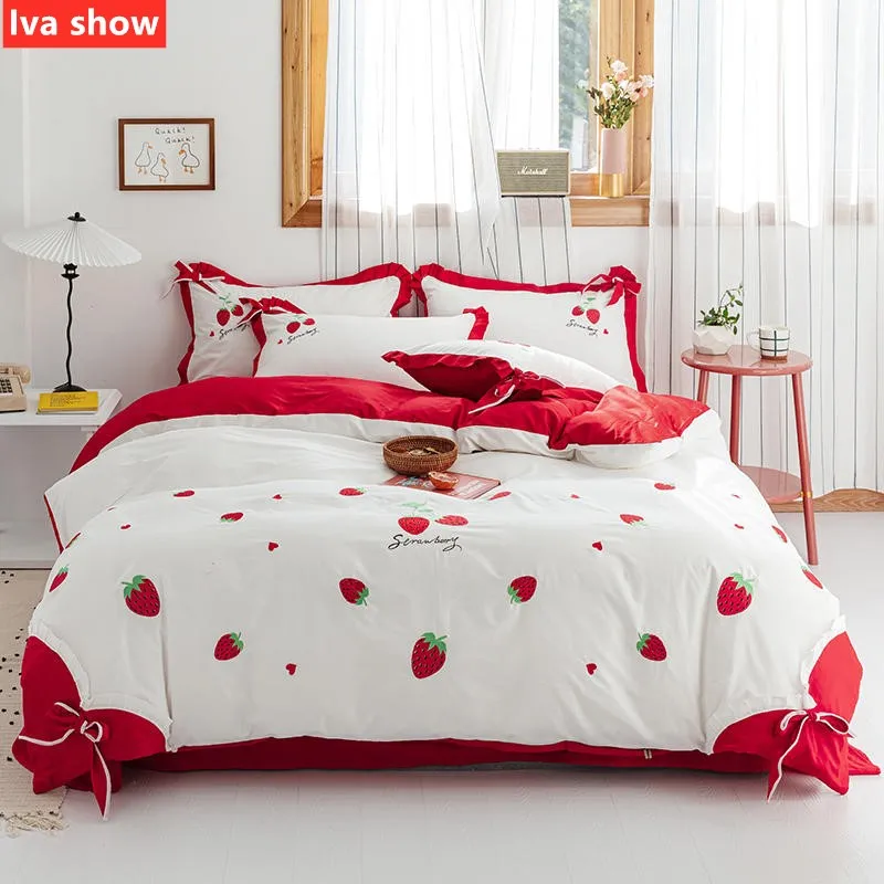 Комплект постельного белья с рисунком клубники/редиски красный комплект из