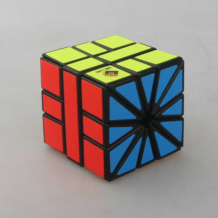 

[SQ2 Rubik's Cube Black And White with Pattern Red And Blue Yellow Three-Color Adhesive Paper] Square II Fan-shaped Black Backgr