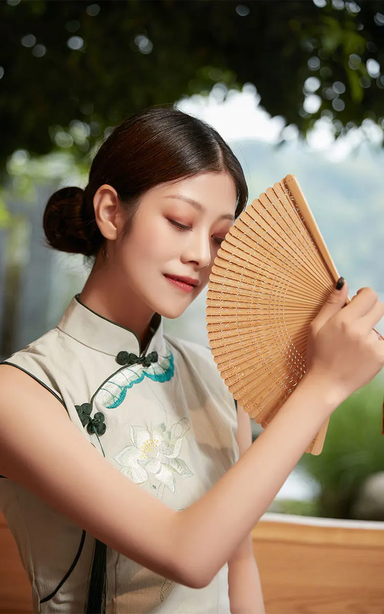 Mariée Blanc Handheld Fan Bamboo papier en bois Mariage Oriental événements N7K0 