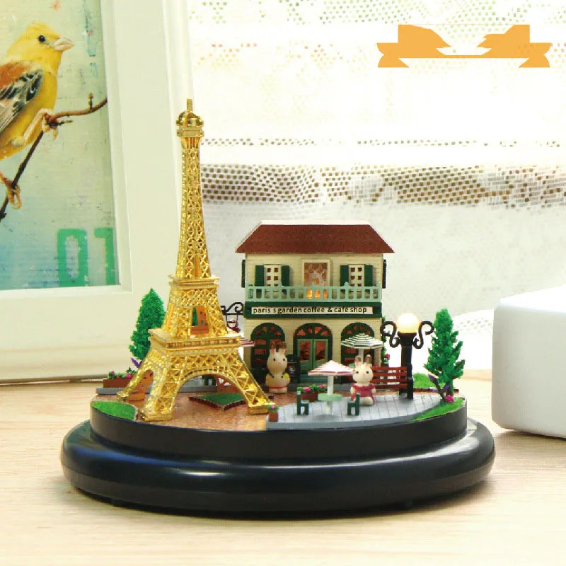 10467841949_639508510