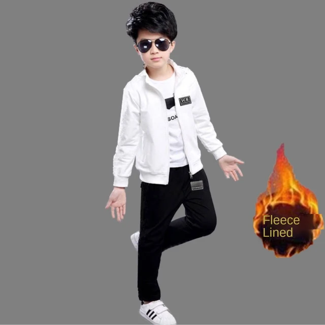 가을철 시즌에 완벽한 아이들의 세련된 가을 스포츠 정장