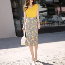 Lace skirt summer 2020 new bag hips thin and high waist split bag Knee-Length Casual Lace Print Pencil Lace skirt summer 2020 new bag hips thin and high waist split bag Knee-Length Casual Lace Print Pencil