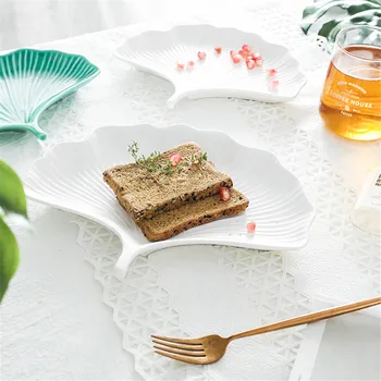 

Creative Ceramic Plate Green White Leaf Shape Dessert Bread Fruit Dishes Perfume Jewelry Storage Tray Tableware Home Decoration