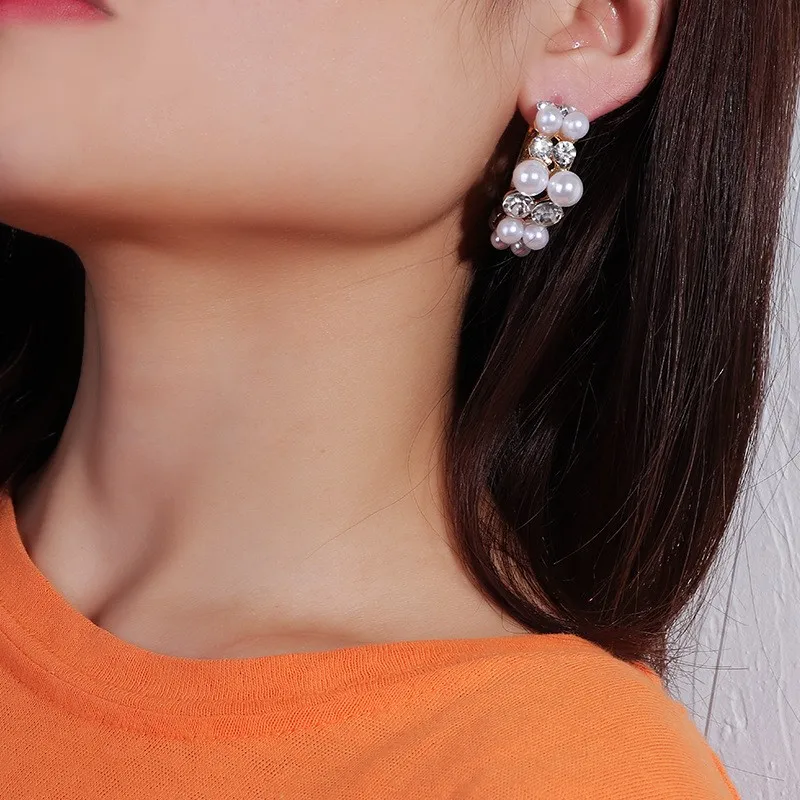 

2019 New Fashion Womens Diamond Studded Pearl Hoop Stud Earrings Jewelry Dainty Design Stud Earing Girls