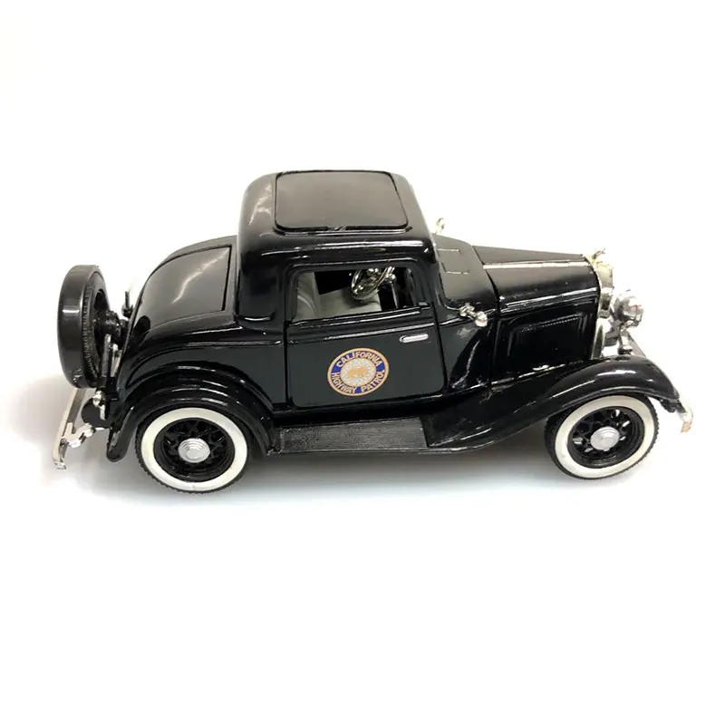 1932 Ford 3-Window Coupe (11)