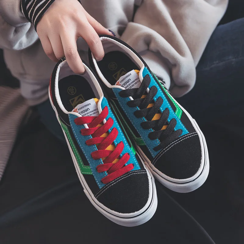 

2019 Super Fire Canvas Shoes Student Flat Versatile Shoes Black And White with Pattern Skateboard Shoes Street Snap Casual Shoes