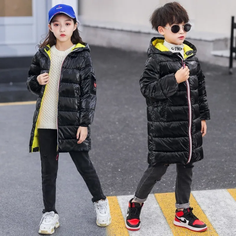 В году, новая зимняя одежда для девочек от 3 до 13 лет гладкое серебряное длинное пальто для мальчика Детский Зимний пуховик Детская парка с капюшоном