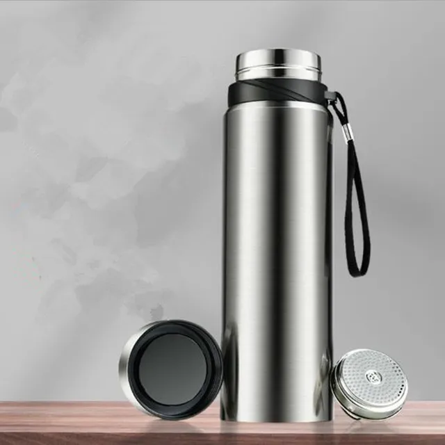 High-quality thermos with a large capacity and excellent insulation.