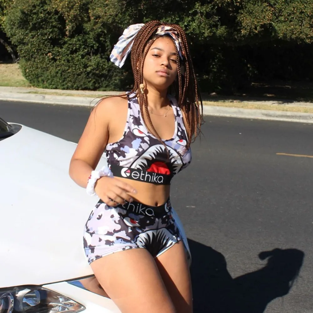 12698089423_1628162680